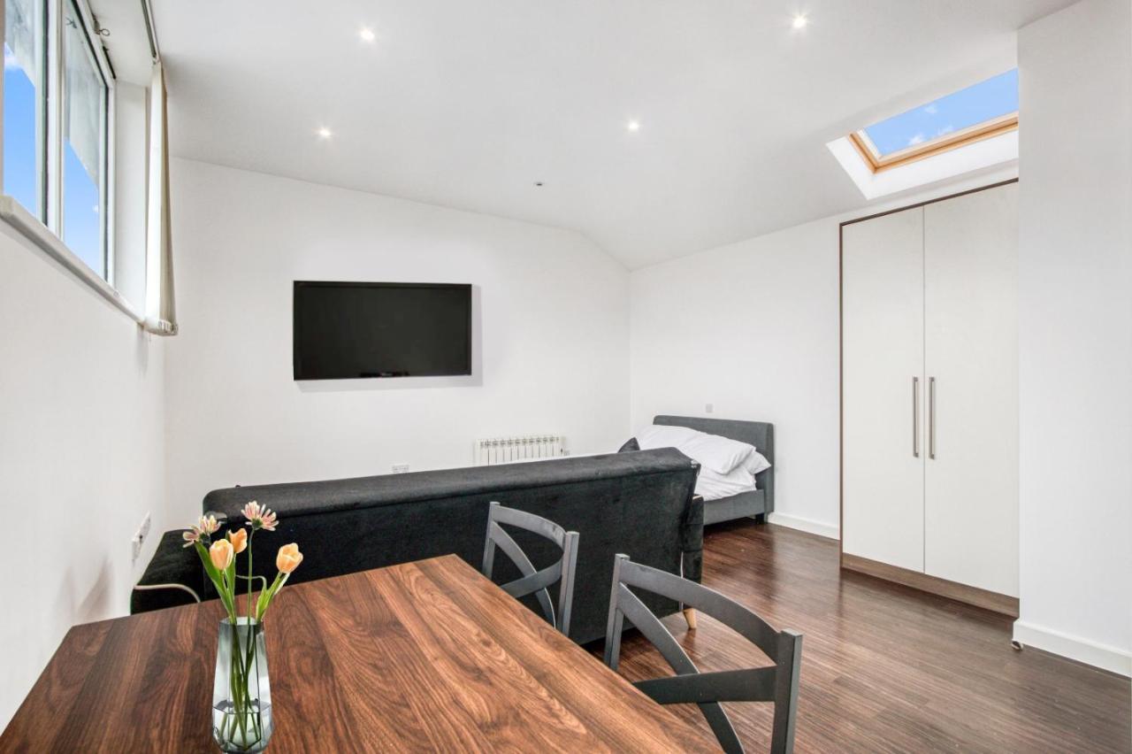Stylish Studio By Heathrow Airport Daire Londra Dış mekan fotoğraf